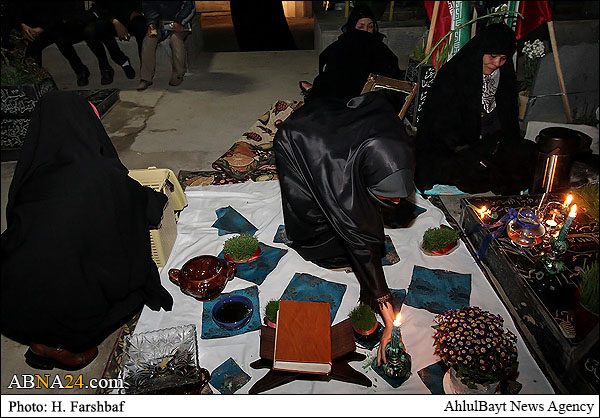 گزارش تصویری/ تحویل سال نو در جوار مزار شهدای مدافع حرم در بهشت رضا(ع)